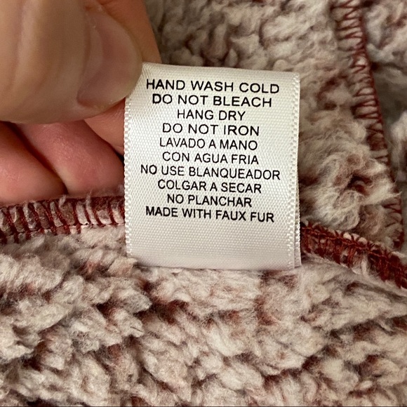 Love Tree Hooded Sherpa Sweater Vest With Pockets - Picture 7 of 8